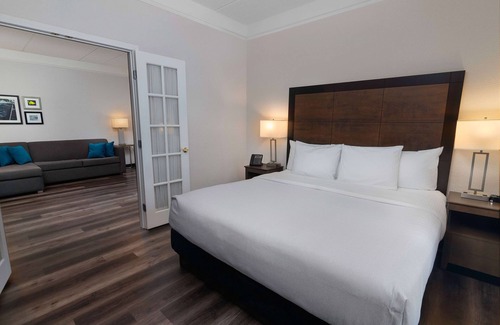 Doral Hotel | La Quinta Inn & Suites by Wyndham Miami Airport West