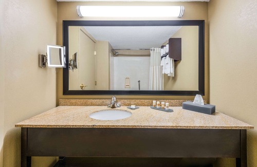 Summersville Hotel | La Quinta Inn & Suites Summersville / New River National Park