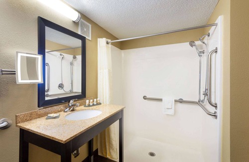 Summersville Hotel | La Quinta Inn & Suites Summersville / New River National Park