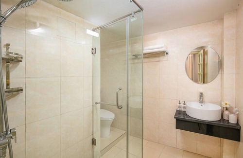 Hanoi Backpacker Quarter Casa | La Renta Center Hotel & Spa