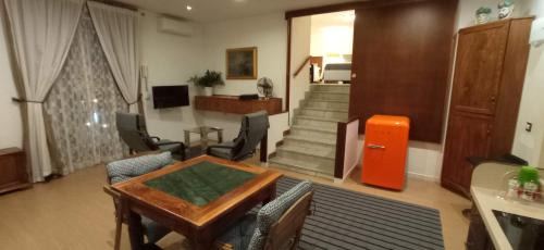 Historical Center Apartamento | La Residenza Napoli Chiaia short let Apartment Superior Via Chiaia 82