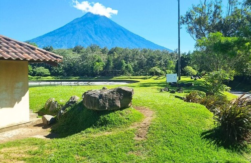 Alotenango Villa | La Reunión es el Resort más exclusivo de Guatemala, La Casa del Volcán, Antigua