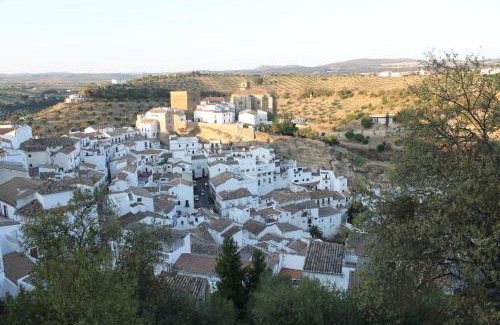 Setenil de las Bodegas Casa | La Roca de Setenil