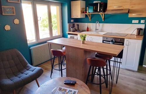 Roanne Apartamento | LA ROCHETTE studio et appartement avec JACUZZI Rooftop Balcon cour intérieure