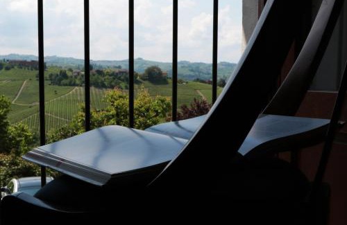 Serralunga d'Alba Cama Y Desayuno | La rosa dei vini