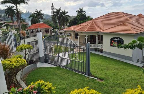 IronShore Estates Apartamento | La Rose Apartment