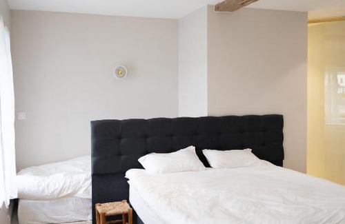 Gray Cama Y Desayuno | La Rose du Cèdre