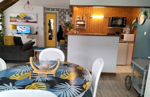Bagneres-de-Bigorre Apartamento | LA Roseraie à 2 mn à Pied des Thermes Spa Aquensis, Casino, au Pied des Pyrénées