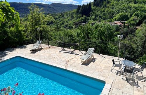 Roquedur Casa | La Roseraie - Gite avec piscine en Cévennes