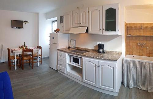 Pieve Apartamento | La Rotonda apartments by Gardadomusmea