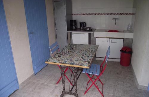 Ousson-sur-Loire Casa | La Roulotte des Amis