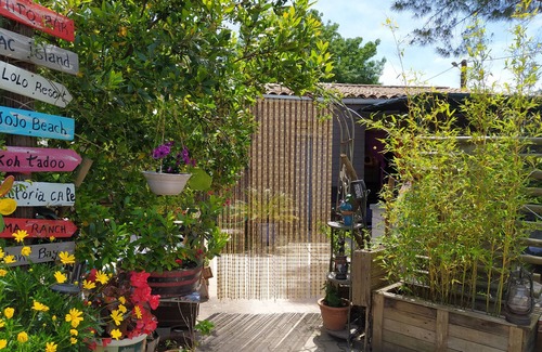 Sussargues Casa | LA RUCHE, HOUSE, ACCOMMODATION, PRIVATE JACUZZI, SHARED SWIMMING POOL, HOUSE PERCHED GAMES