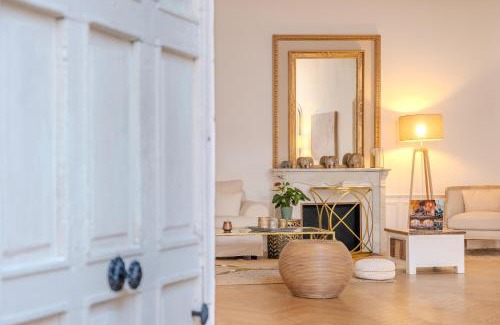 Bourgogne Cama Y Desayuno | LA SALAMANDRE - Chambres d'hôtes - Hôtel particulier XVIème - Centre historique - Orléans