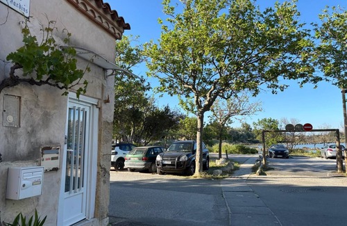Peyriac-de-Mer Apartamento | La SALINE atypical village house, facing the salt marshes