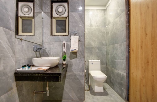 Mahipalpur Hotel | La-Sapphire Hotel
