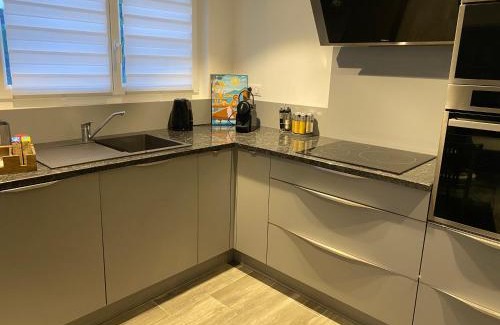 Annecy-le-Vieux Cama Y Desayuno | La Savoyarde, Chambre d'hôtes