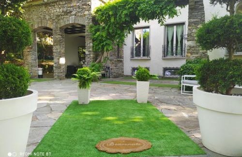 Buguggiate Cama Y Desayuno | "La Selvetta" bed and breakfast