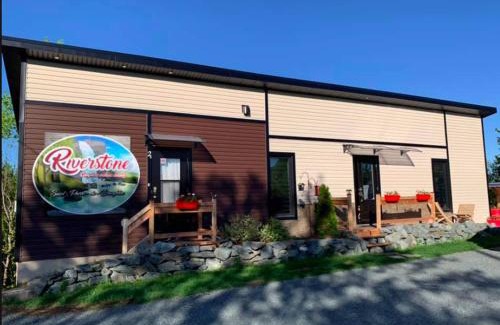 Saint-Pierre-de-Broughton Apartamento | La Spacieuse Riverstone CITQ3O1849