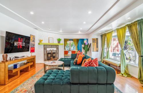 Beachwood Canyon Casa | LA Style Retreat near Hollywood Sign & Star Alley