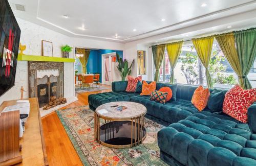 Beachwood Canyon Casa | LA Style Retreat near Hollywood Sign & Star Alley