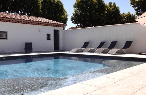 Entressen Casa | La Suite Côté Pool-House Piscine, Sauna & Jacuzzi privatifs