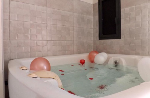 Entressen Casa | La Suite Côté Pool-House Piscine, Sauna & Jacuzzi privatifs