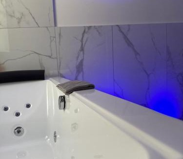 Naples Apartamento | La suite del bosco
