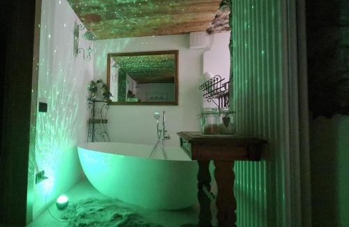 Montagnaga Apartamento | La SUITE delle Scuderie, con Vasca da bagno in stanza, PetFiendly con Area Cani
