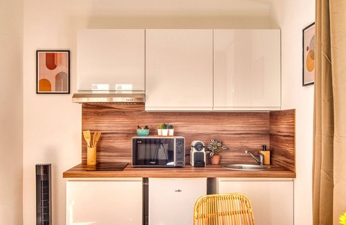 Decines-Charpieu Apartamento | La Suite Soleil - Maison studio avec jardin privé