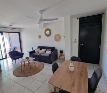 Centre-Ville Apartamento | La Terrasse de Ugo