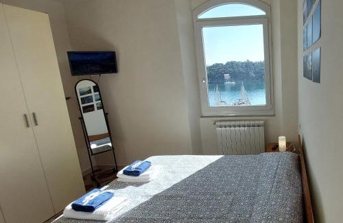 Le Grazie Casa | La Terrazza sulla baia di Le Grazie