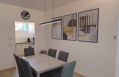 Casbeno Apartamento | LA TERRAZZA - Very Quiet - Free park - 3 min Varese center and lake - AIR Cond.