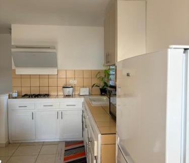 Saint-Pierre De La Reunion Apartamento | La Tierra Santa
