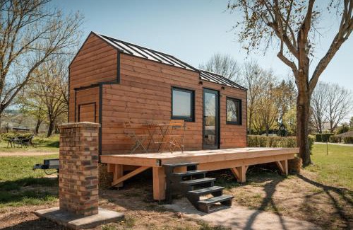 Cluny Casa | La Tiny Cluny