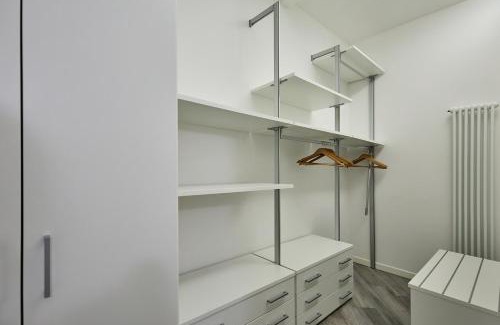 Historic Center Apartamento | LA TORRE LUNGA -Smart Working- 150 m dalle-from Due Torri-Two Towers