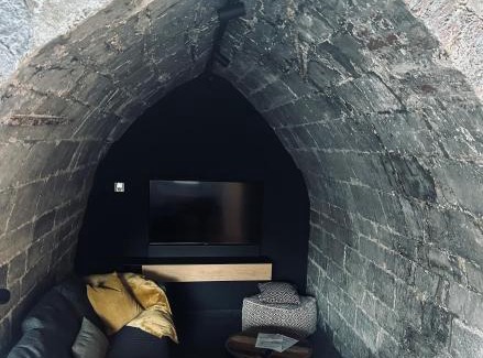 Saint-Laurent Casa | La Tour