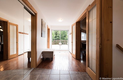 Sainte-Beatrix Casa | La Tour Boisée: Large Chalet in nature