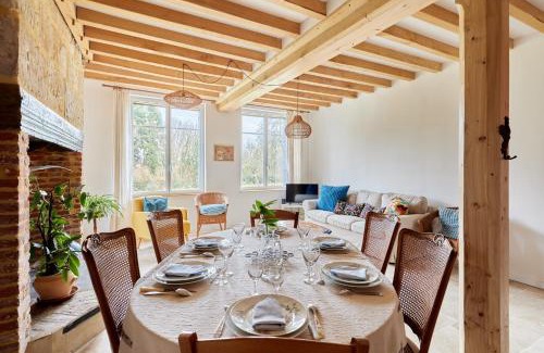 Saint-Michel-de-Livet Apartamento | La Tourelle de Saint Michel de Livet - Parking