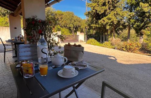 Figari Cama Y Desayuno | La Tramulaccia