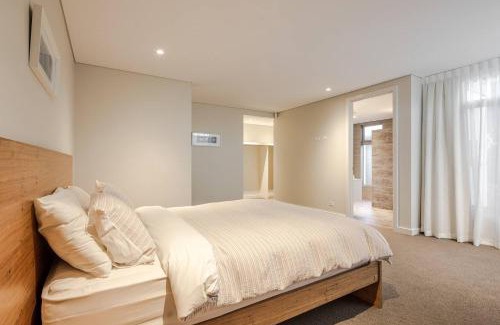 Dunsborough Casa | La Vacanza - Luxe Spacious Home with Ocean Views