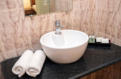 Morjim Hotel | La Vaiencia Beach Resort