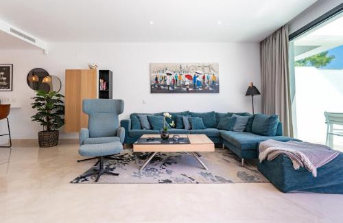 La Cala de Mijas Apartamento | La Valvega de La Cala lift indoor