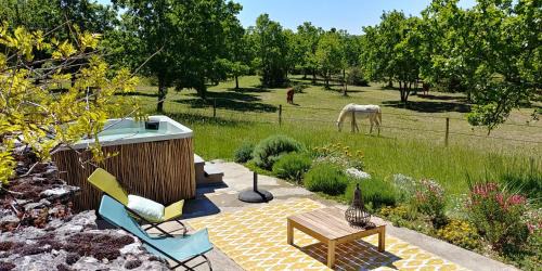 Lalbenque Casa | La Vayssade - Grand Gîte de charme - 14 pers - Piscine & Jacuzzi