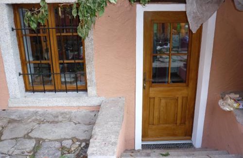 Cannero Riviera Casa | la vecchia casa rosa