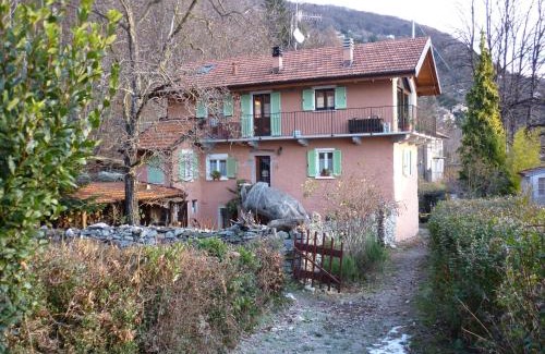 Cannero Riviera Casa | la vecchia casa rosa
