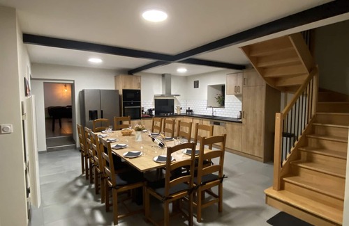 Isigny-le-Buat Casa | La Venais, Maison de Campagne Avec Billard et Babyfoot