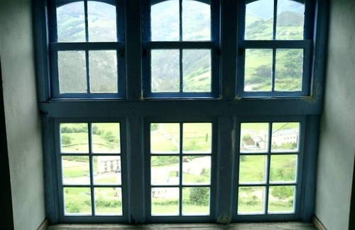 Prelo Casa | La Ventana Azul Preciosa casa entorno rural ,valle Navia.OFERTA ESPECIAL