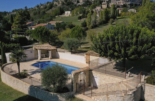Dauphin Casa | La Verdette, house sleeps 7, private pool, garden with trees