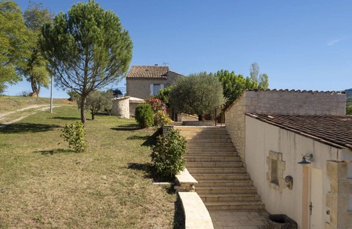 Dauphin Casa | La Verdette, house sleeps 7, private pool, garden with trees