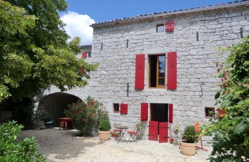 Saint Alban Auriolles Apartamento | La Vialle vacation in the Ardèche France with pool for families near Pont d'Arc